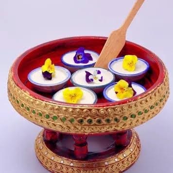 Khanom Tuay.